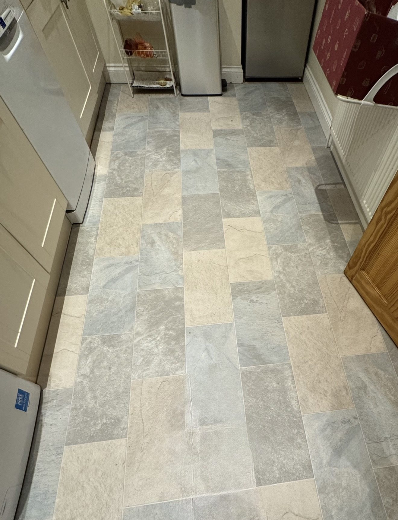 Vinyl tile flooring