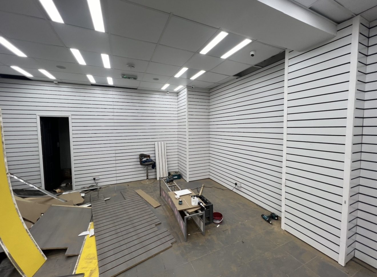 Slatwall shopfit with lighting